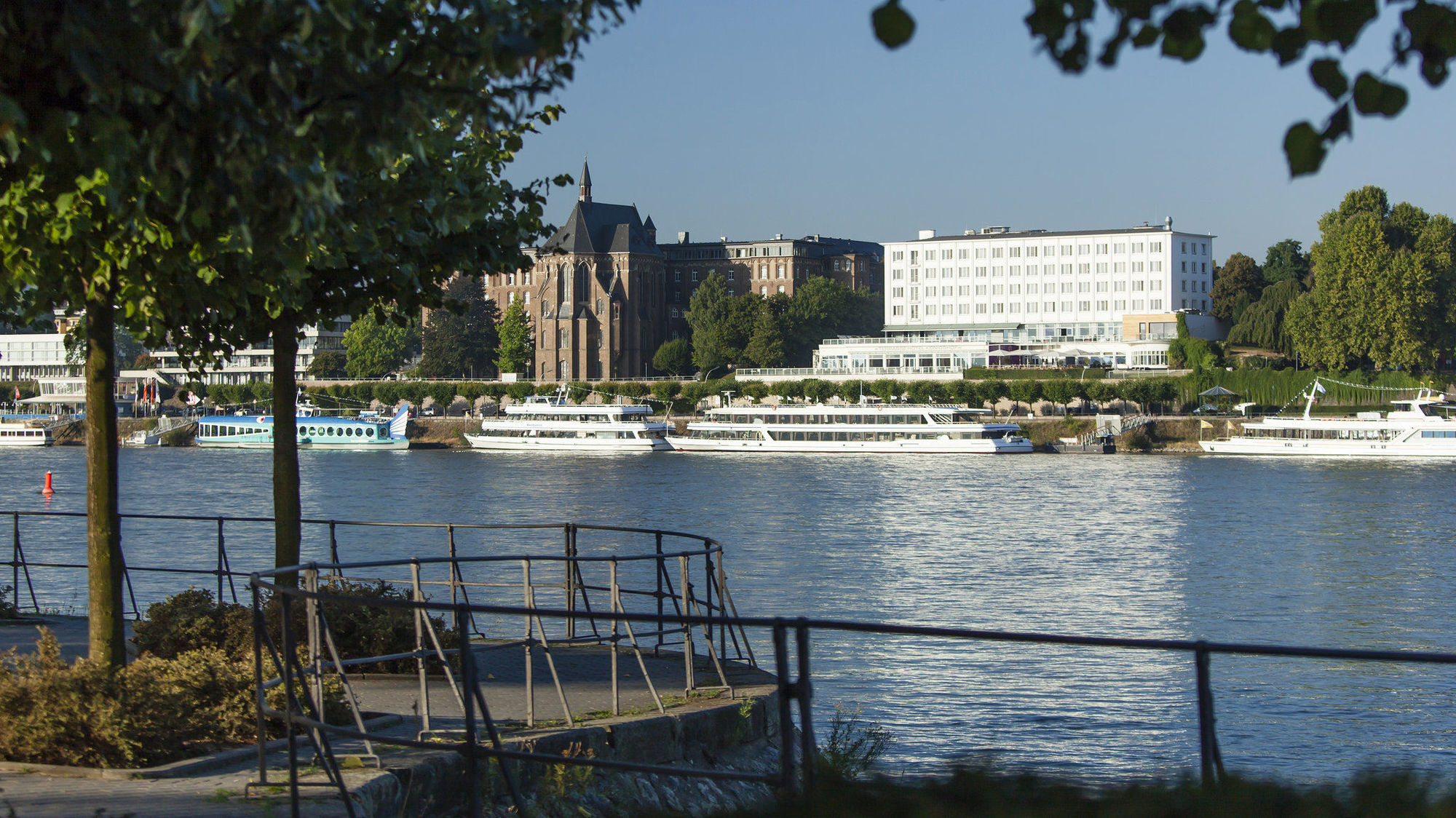 Ameron Bonn Hotel Koenigshof Servis gambar